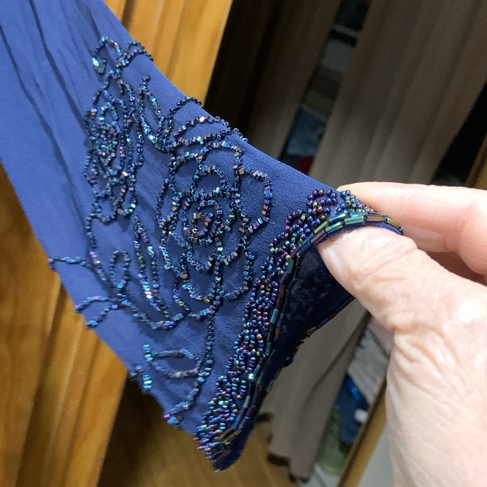 Dress - Picture 5 of 10